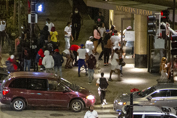 Loop closures: City limits downtown access for 2nd night after looting -  Chicago Sun-Times